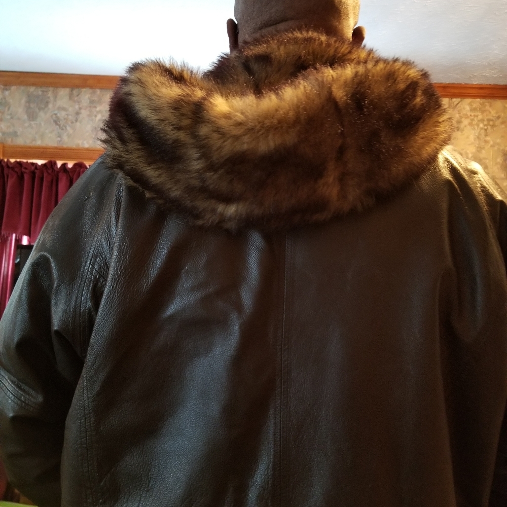 REVERSIBLE LEATHER COAT - Picture 6 of 7